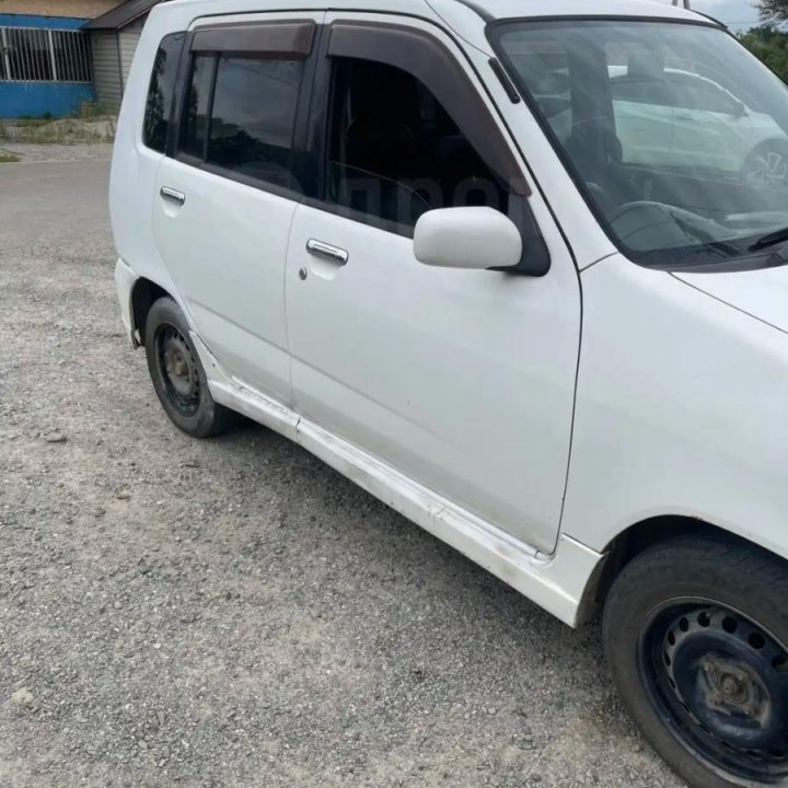 Nissan Cube, 1999