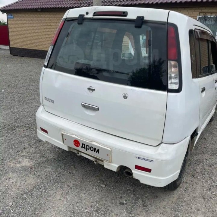 Nissan Cube, 1999