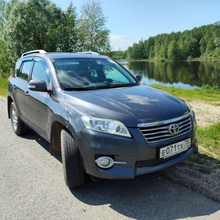 Toyota RAV4, 2011