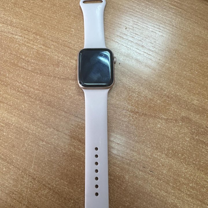 Продам Apple Watch SE серия⌚️44 мм