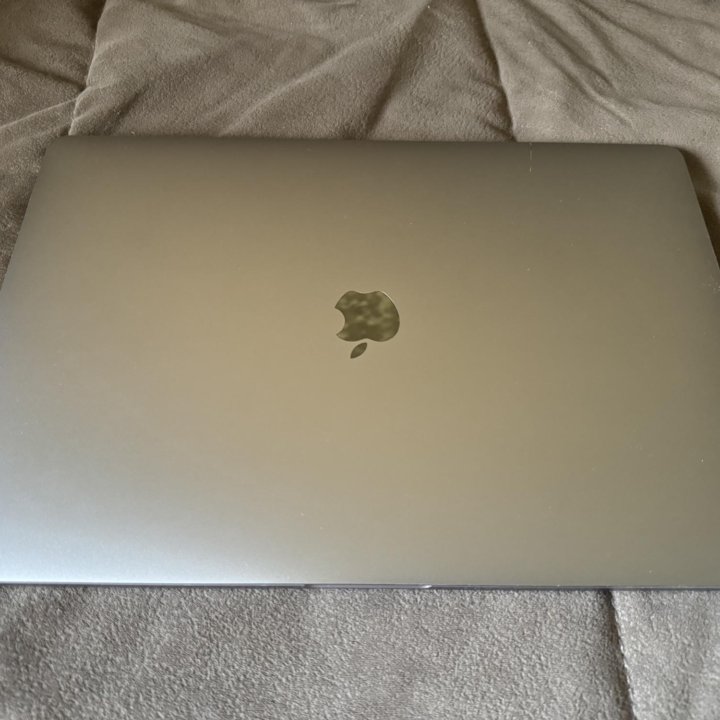 Macbook pro 16 2019 i7