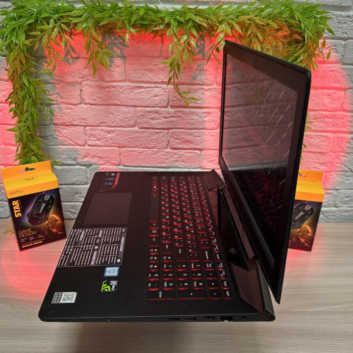 Игровой ноутбук Lenovo i5/8GB/SSD/500GB