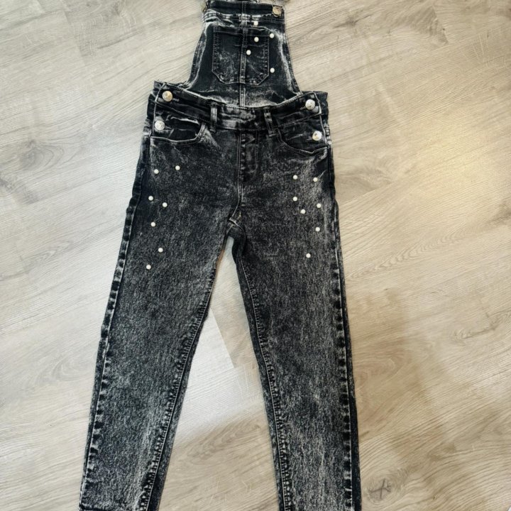 Джинсовый комбинезон для девочки