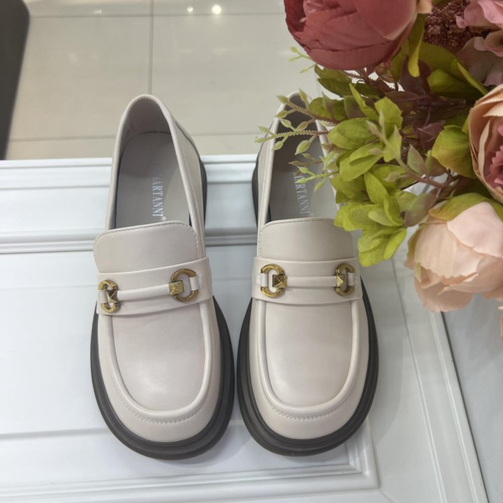 Обувь лоферы