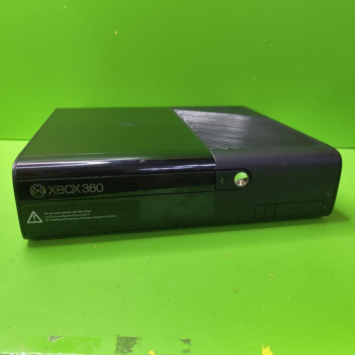 Игровая приставка XBOX 360