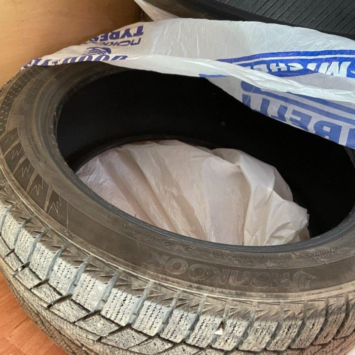 Шины Hankook Winter I'Cept IZ2 245/45 R19 102T