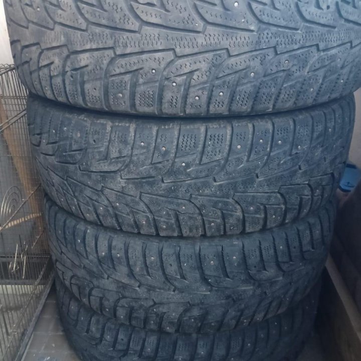 Шины Hankook зимние 185-65R15 (резина)