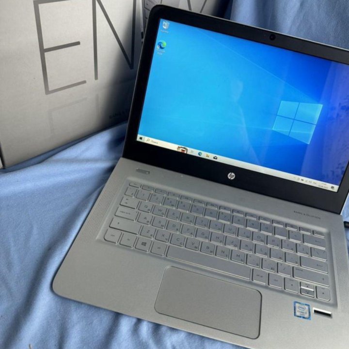 HP envy 13-d002ur 3K матрица Core i7 6500u/8gb/SSD