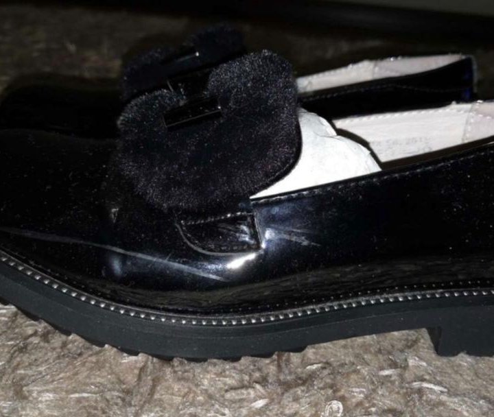 Лаковые лоферы