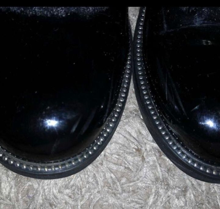 Лаковые лоферы