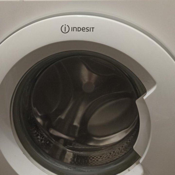 Стиральная машинка INDESIT