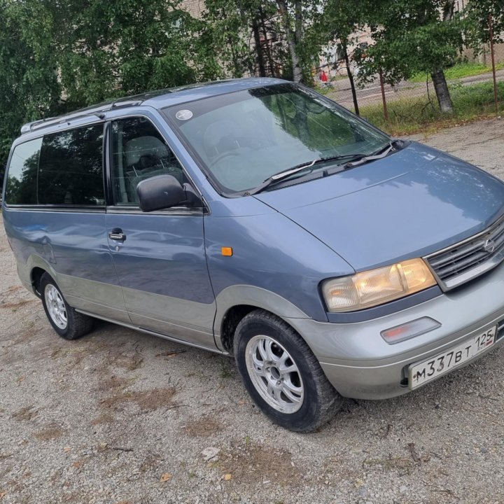 Nissan Largo, 1999