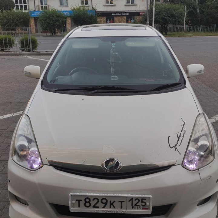 Toyota Wish, 2009