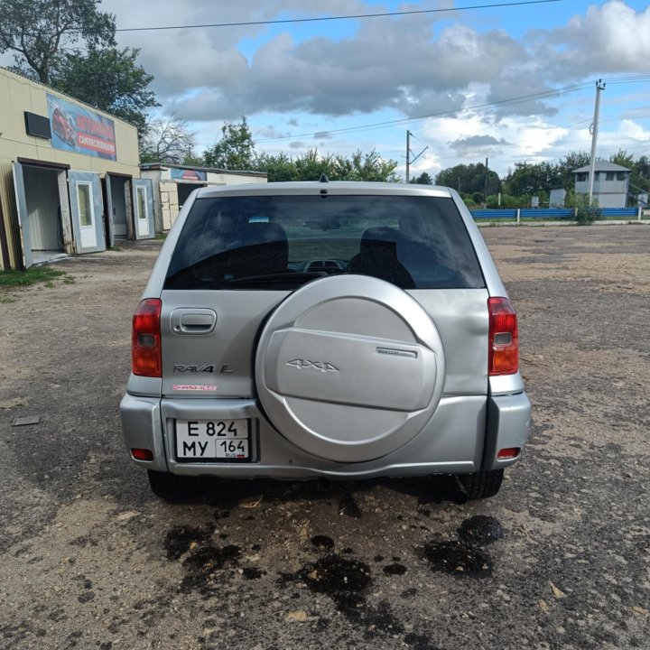 Toyota RAV4, 2000