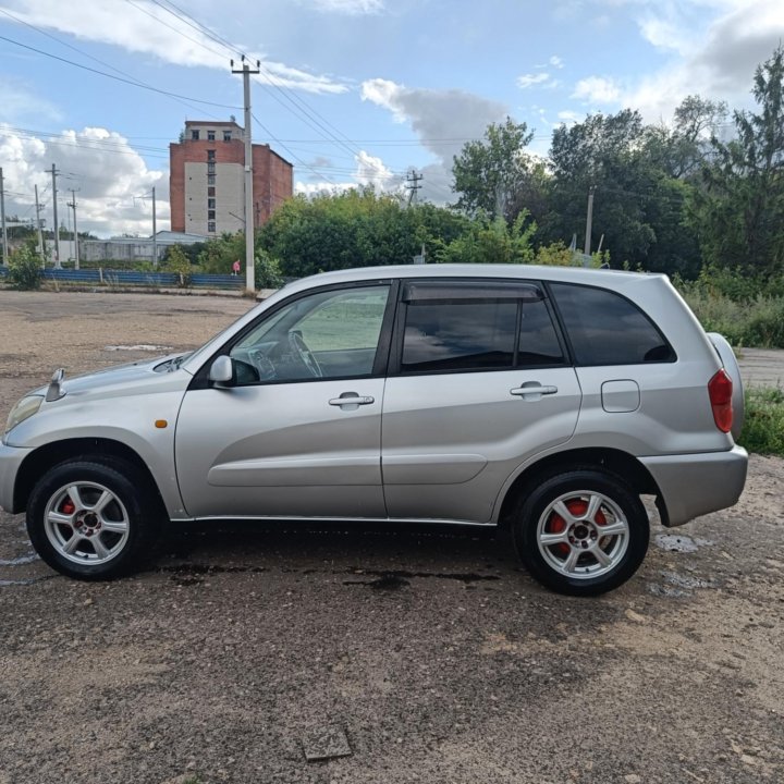 Toyota RAV4, 2000