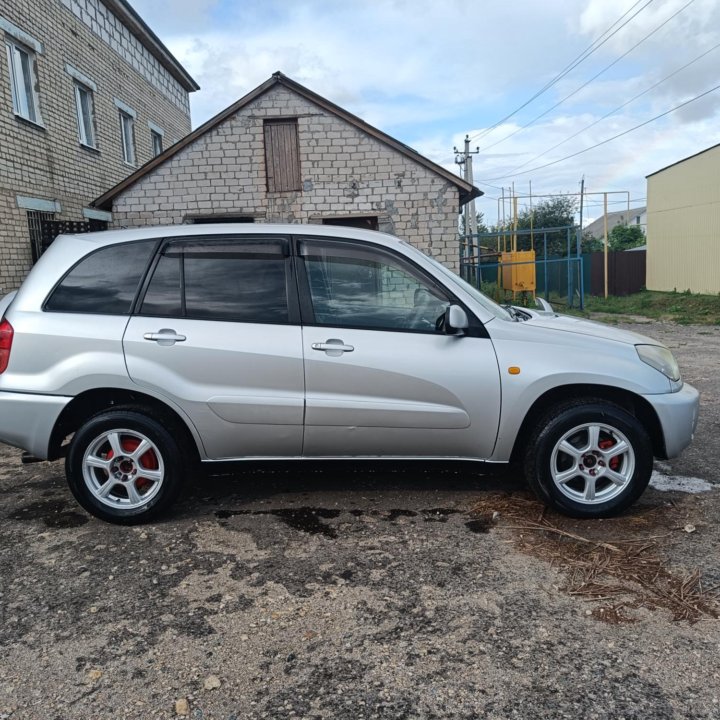 Toyota RAV4, 2000