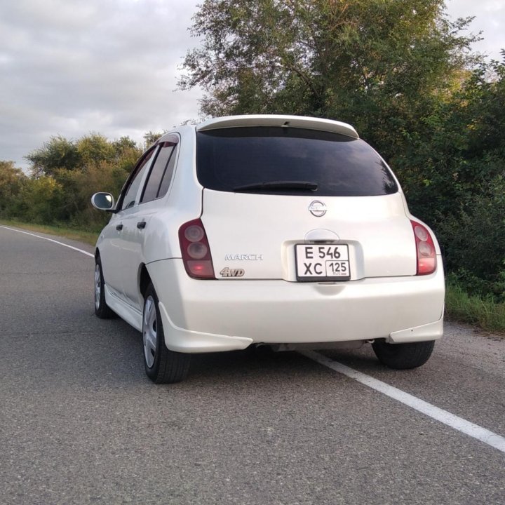 Nissan March, 2002