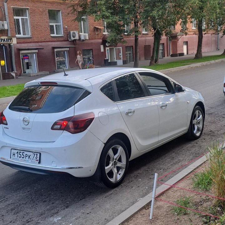 Opel Astra, 2013