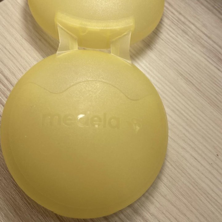 Накладки на грудь для кормления Medela 16 мм (S)