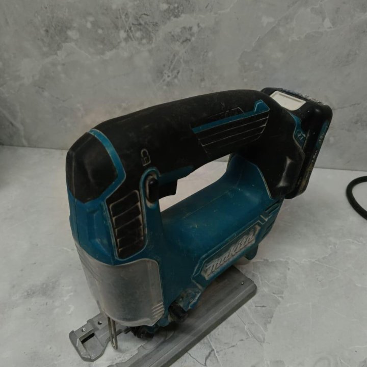 лобзик MAKITA JV101D