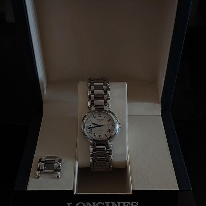 Женские часы Longines PrimaLuna L8.113.4.71.6