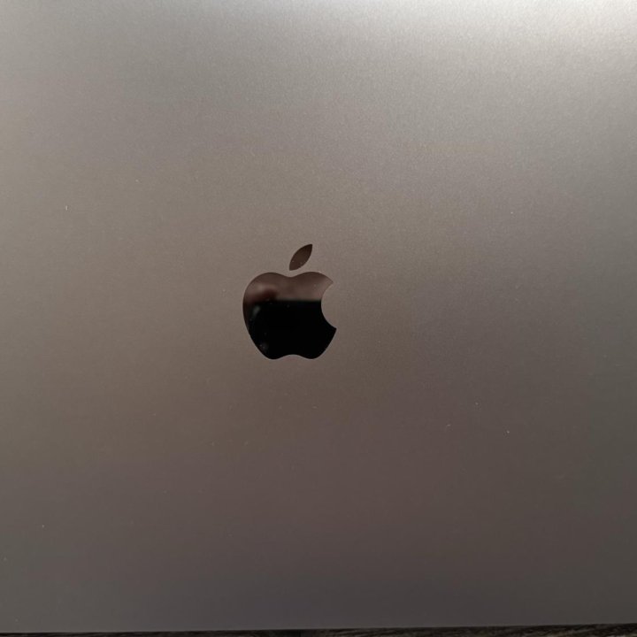 MacBook Pro 13 2017 8Gb/256Gb