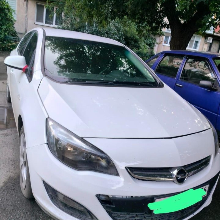 Opel Astra, 2012