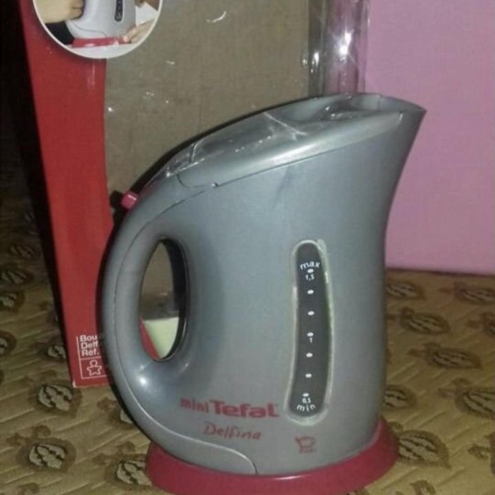 Игрушечный чайник