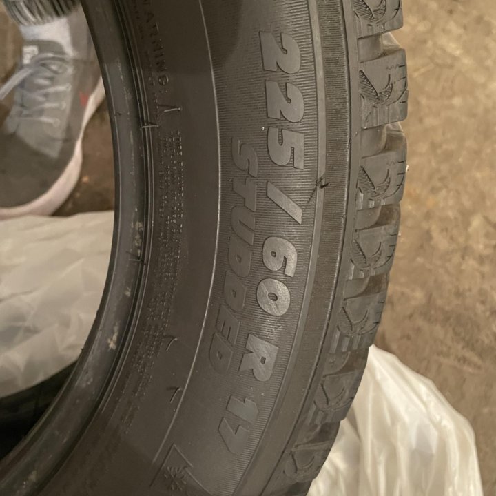 Зимние шины Michelin 225 60 17