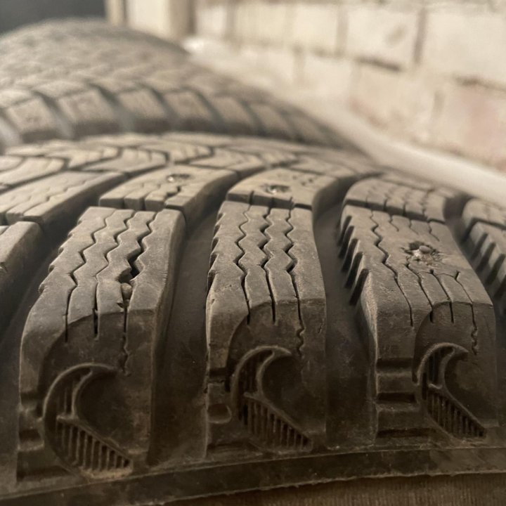 Зимние шины Michelin 225 60 17