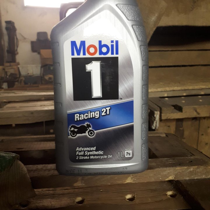 Оригинальное моторное масло Mobil 1 Racing 2T (1L)