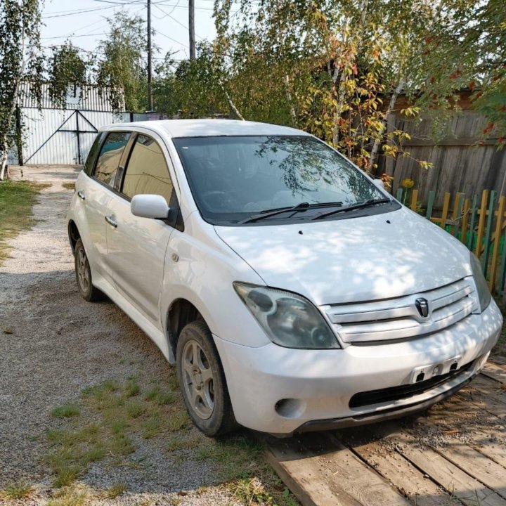 Toyota Ist, 2003