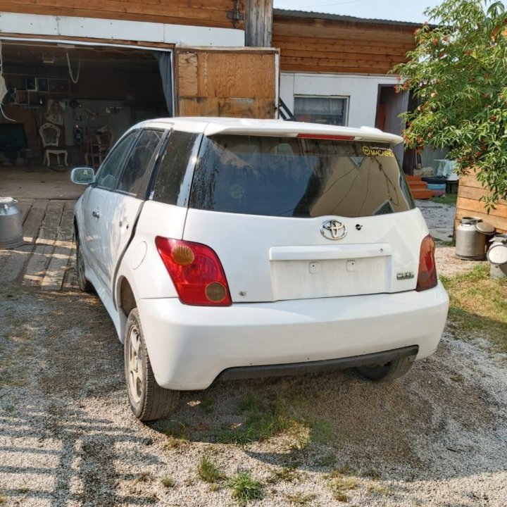 Toyota Ist, 2003