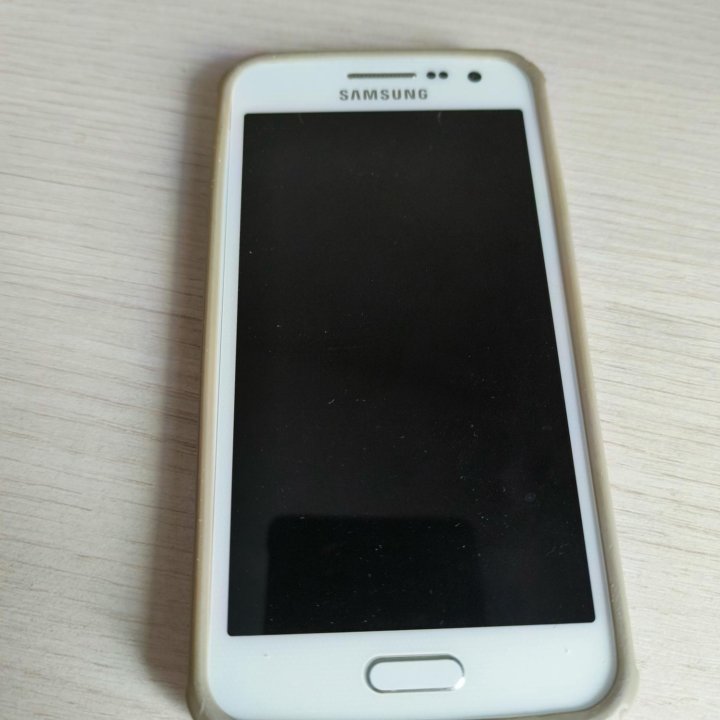 Телефон Samsung Galaxy A3