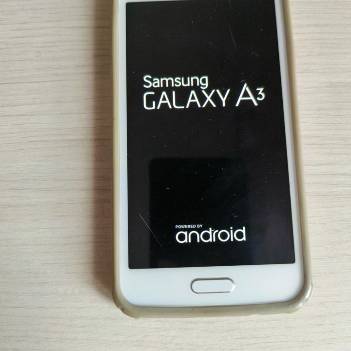 Телефон Samsung Galaxy A3