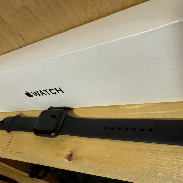 Часы Apple Watch SE40 mm