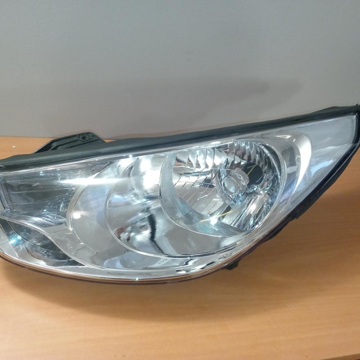 Фара левая для Hyundai ix35/Tucson 2010-2015