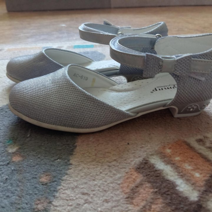 Туфли для девочки