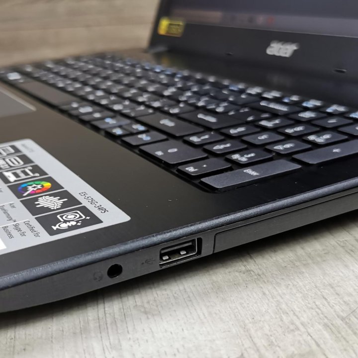 Acer i3-6006u,GeForce 940mx 2Gb