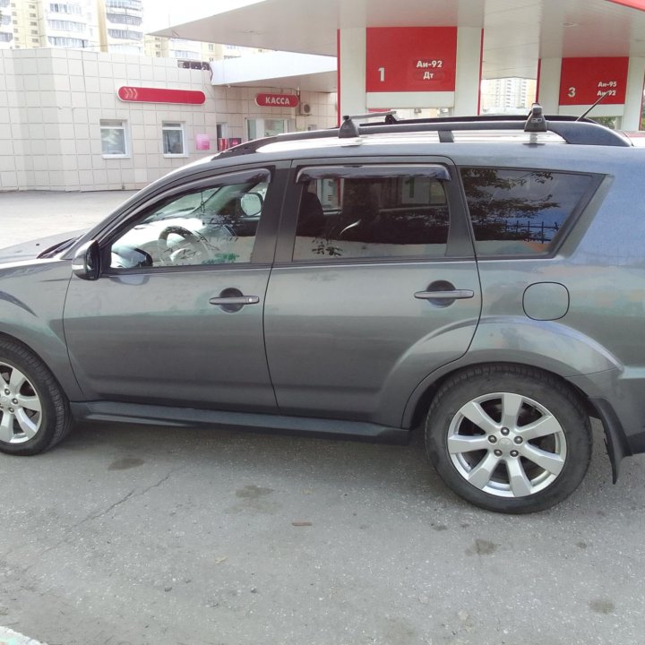 Mitsubishi Outlander, 2011