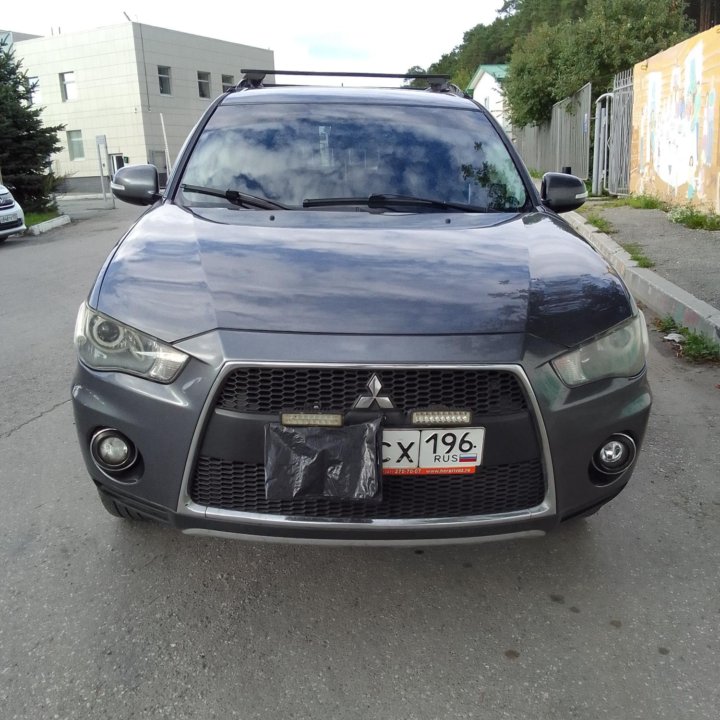 Mitsubishi Outlander, 2011