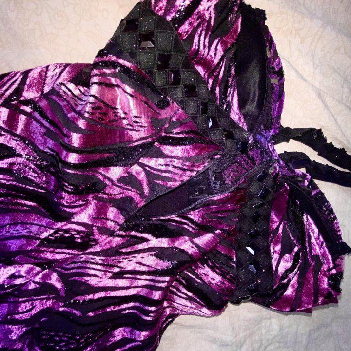 Бархатное платье