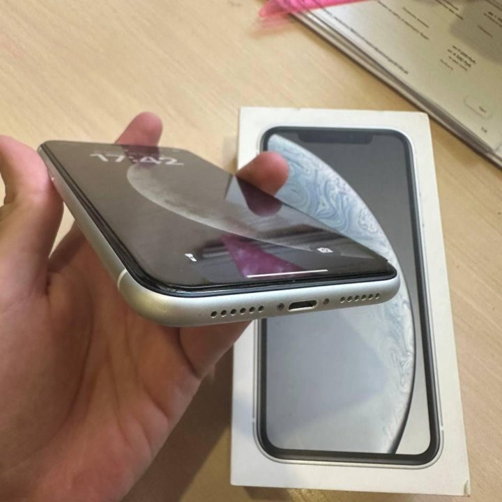 iPhone XR 64 White