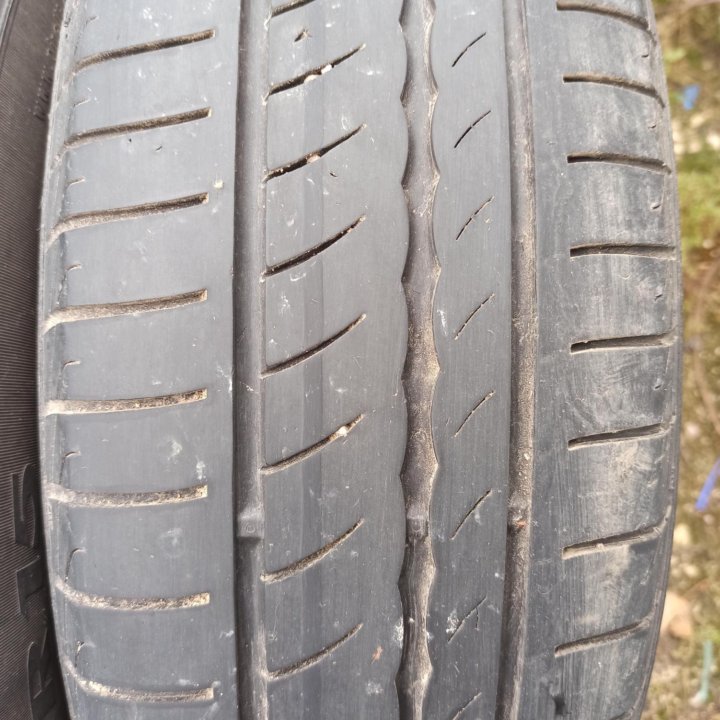 Pirelli cinturato p1 185 65 r15 на дисках.