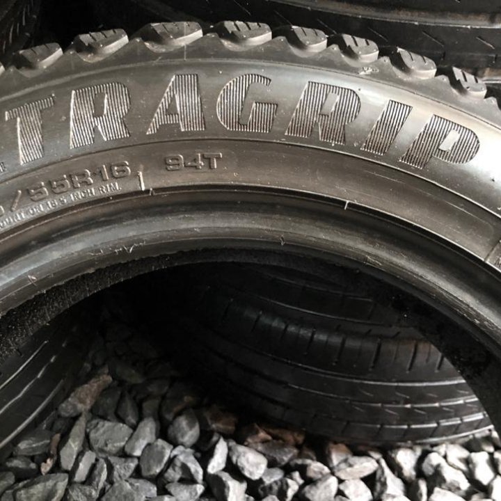 205/55/16 Goodyear Ultragrip Ice Arctic. 2шт