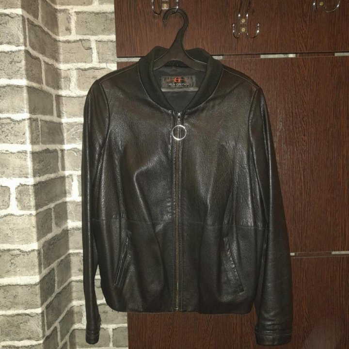 Бомбер женский