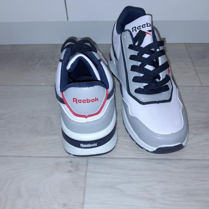 Кроссовки Reebok