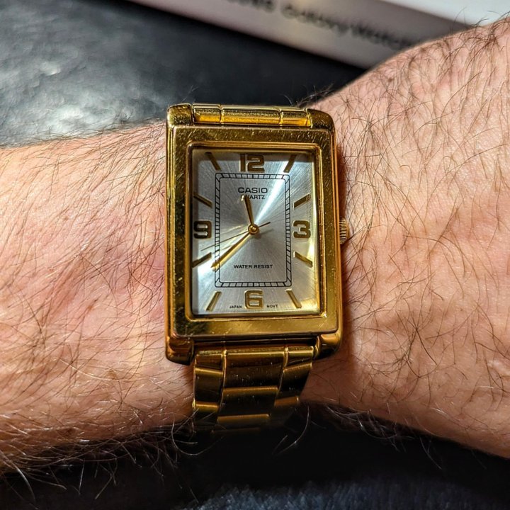 Casio золотые