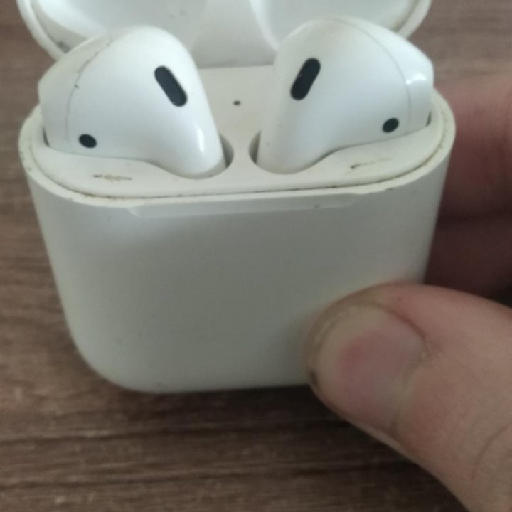 Беспроводные наушники apple airpods