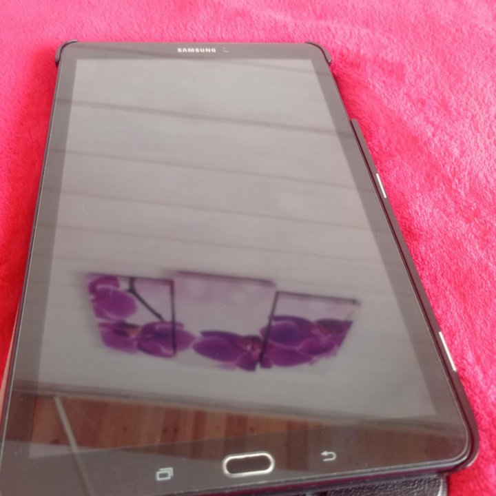 Планшет Samsung Galaxy Tab E